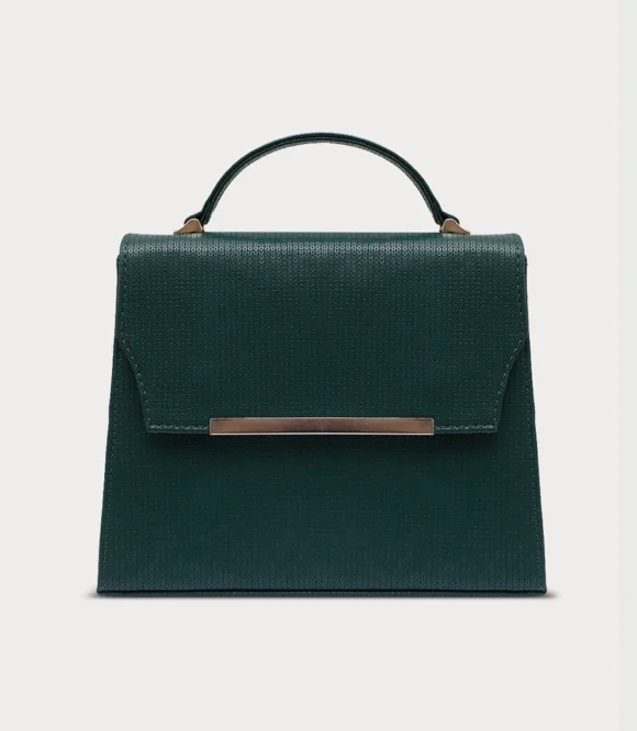 Elegant Emerald Handbag – Timeless Sophistication